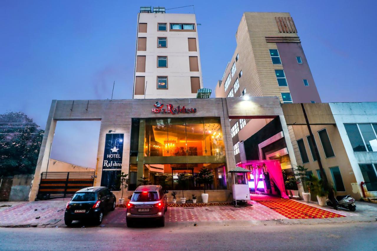 Hotel Rajshree & Spa Chandigarh Bagian luar foto