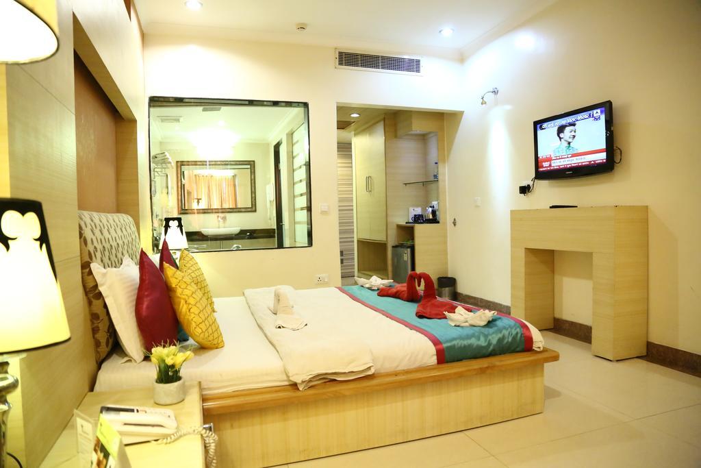 Hotel Rajshree & Spa Chandigarh Bagian luar foto