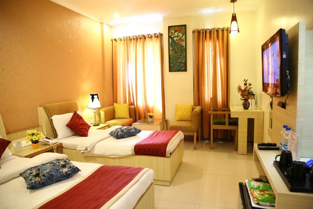 Hotel Rajshree & Spa Chandigarh Bagian luar foto