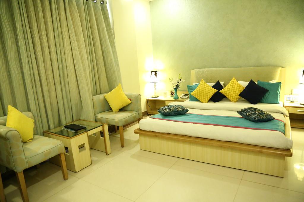 Hotel Rajshree & Spa Chandigarh Bagian luar foto