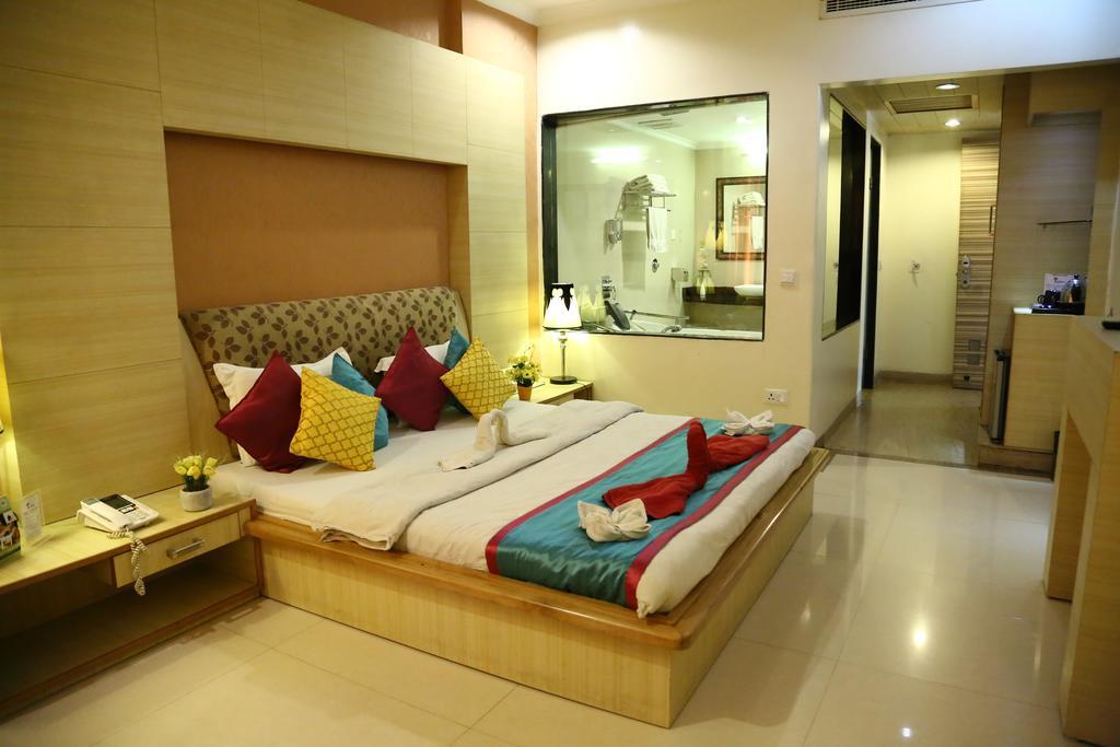 Hotel Rajshree & Spa Chandigarh Bagian luar foto