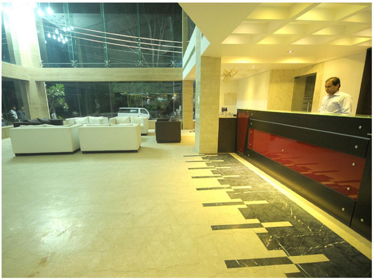 Hotel Rajshree & Spa Chandigarh Ruang foto