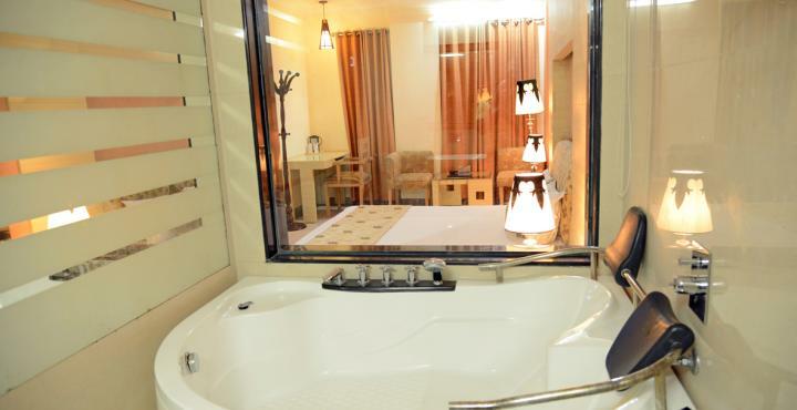 Hotel Rajshree & Spa Chandigarh Bagian luar foto